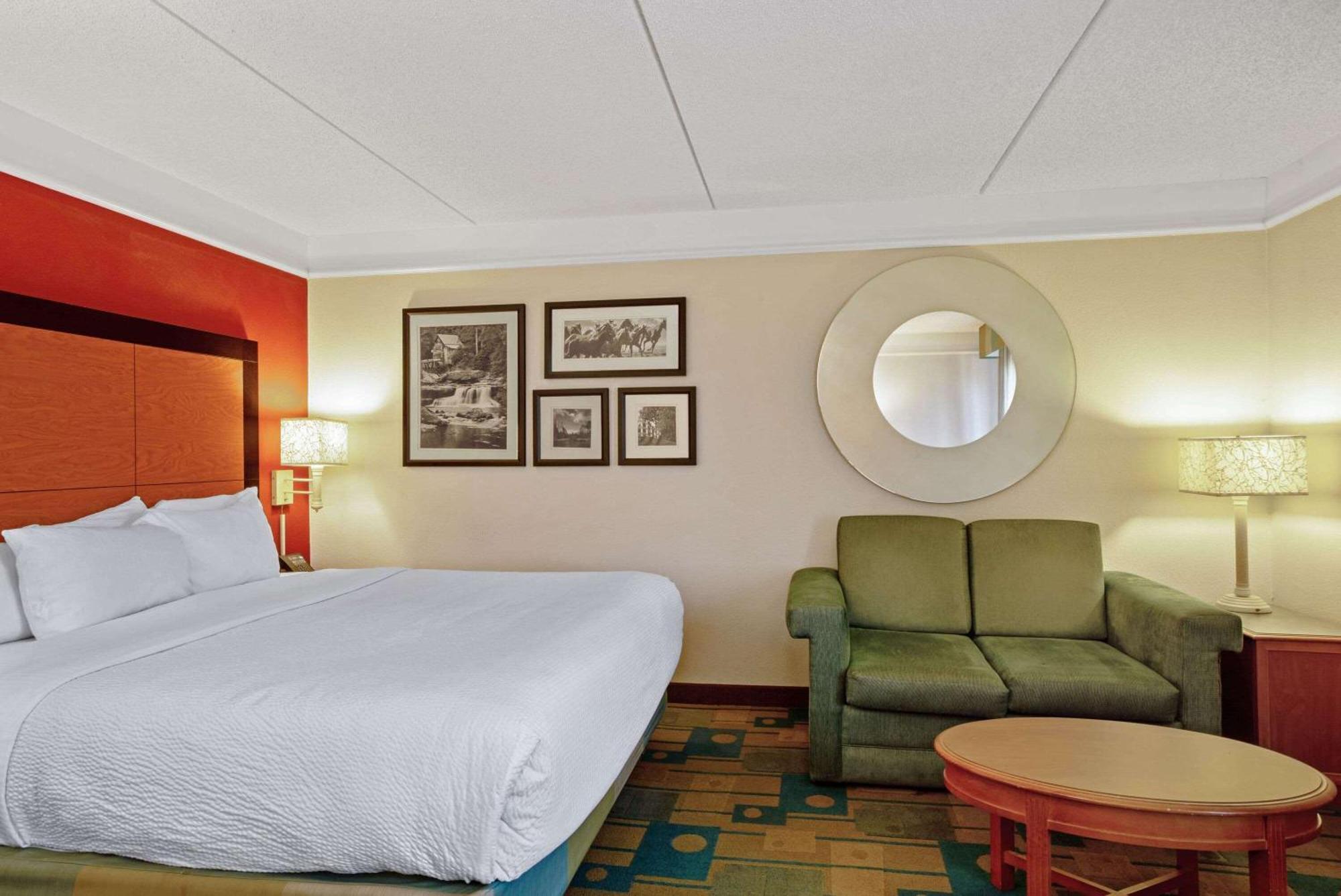 La Quinta By Wyndham Winston-Salem Hotel Ngoại thất bức ảnh